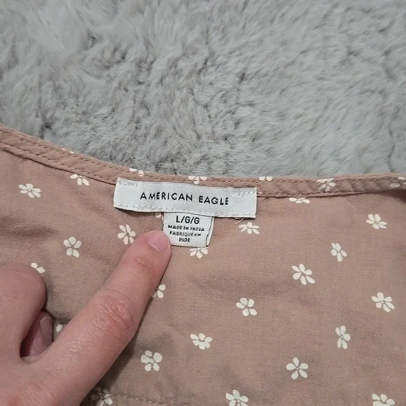 American Eagle Outfitters tan tie front floral blouse size L - Picture 3 of 8